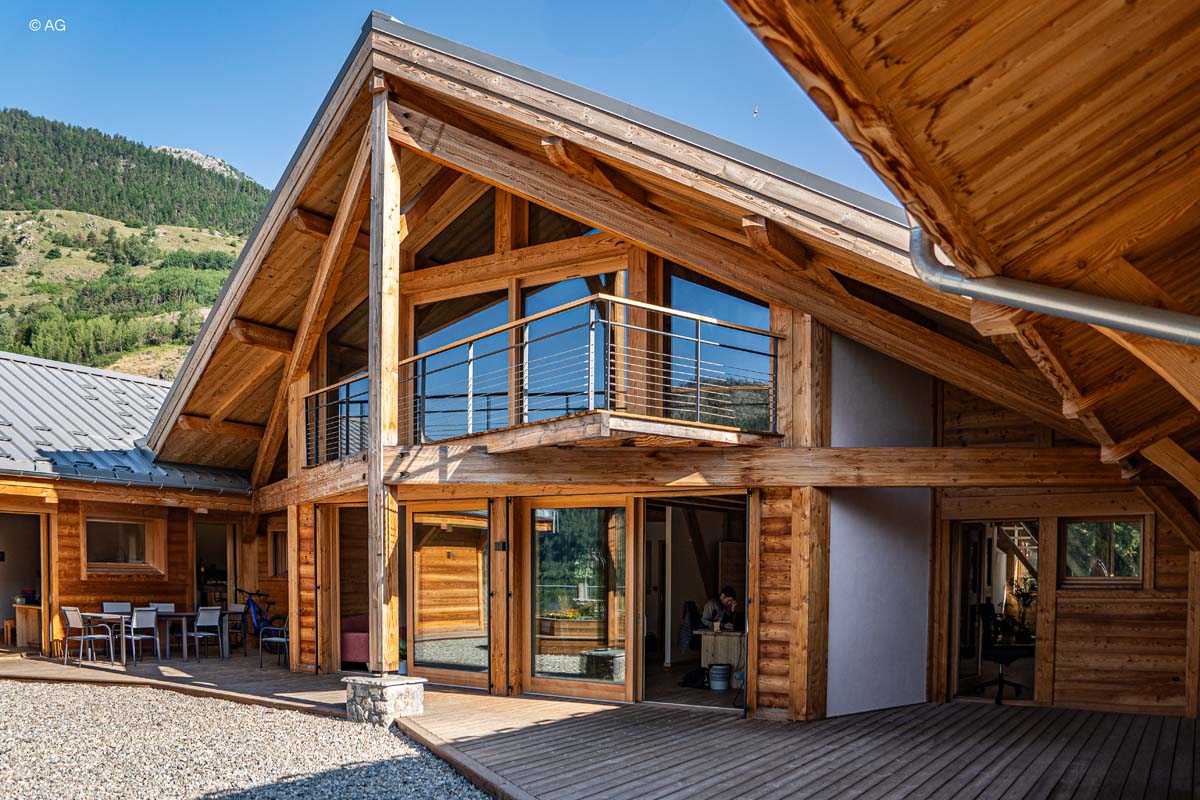 Chalets Lombard Bureau exterieur