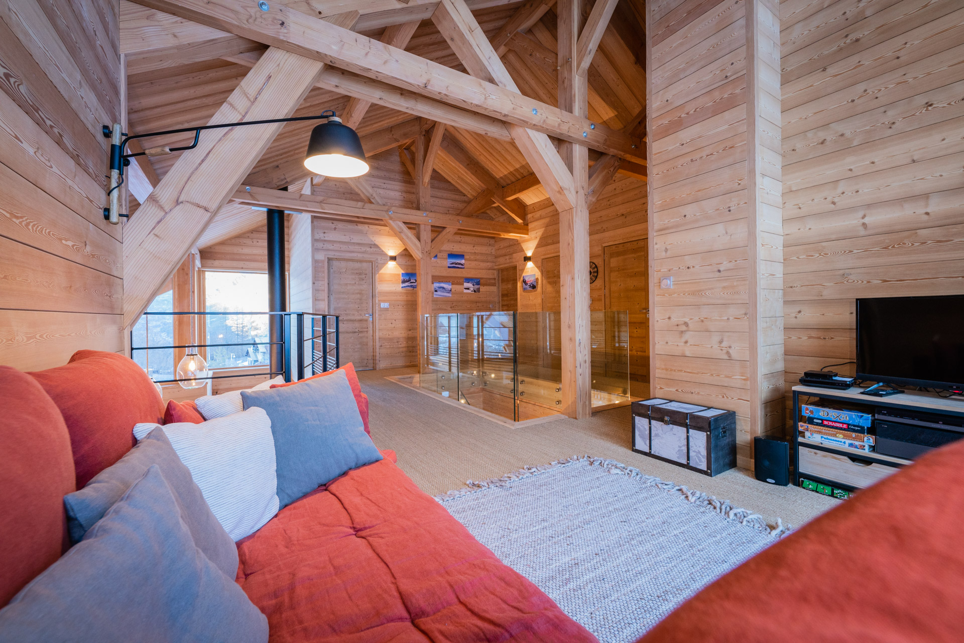 Interieur chalet bois puy saint vincent par Lombard Vasina (2)